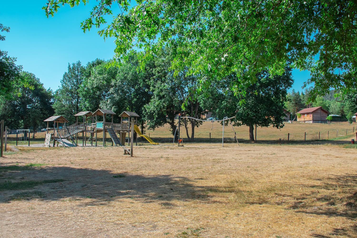 Village De Gites Du Malzieu Le Malzieu-Ville Eksteriør bilde